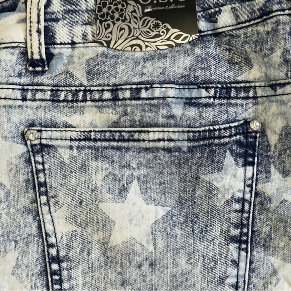 Denim Star Print Capris 18 - Picture 3 of 7